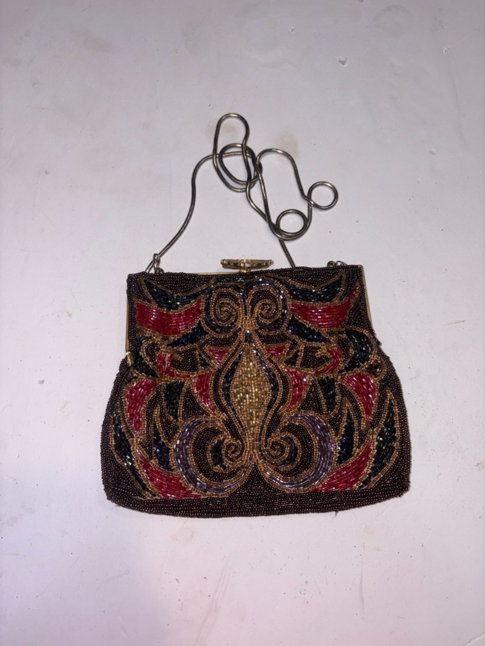 vintage La Regale multi-color beaded handbag,
50’s 60’s metal chain - Picture 7 of 12